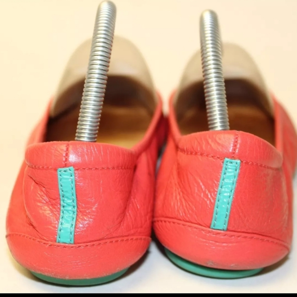 Tieks Coral Red Leather The Ballet Flat Chic Comfort Travel Shoes 9 EUC 👀 - Picture 6 of 16